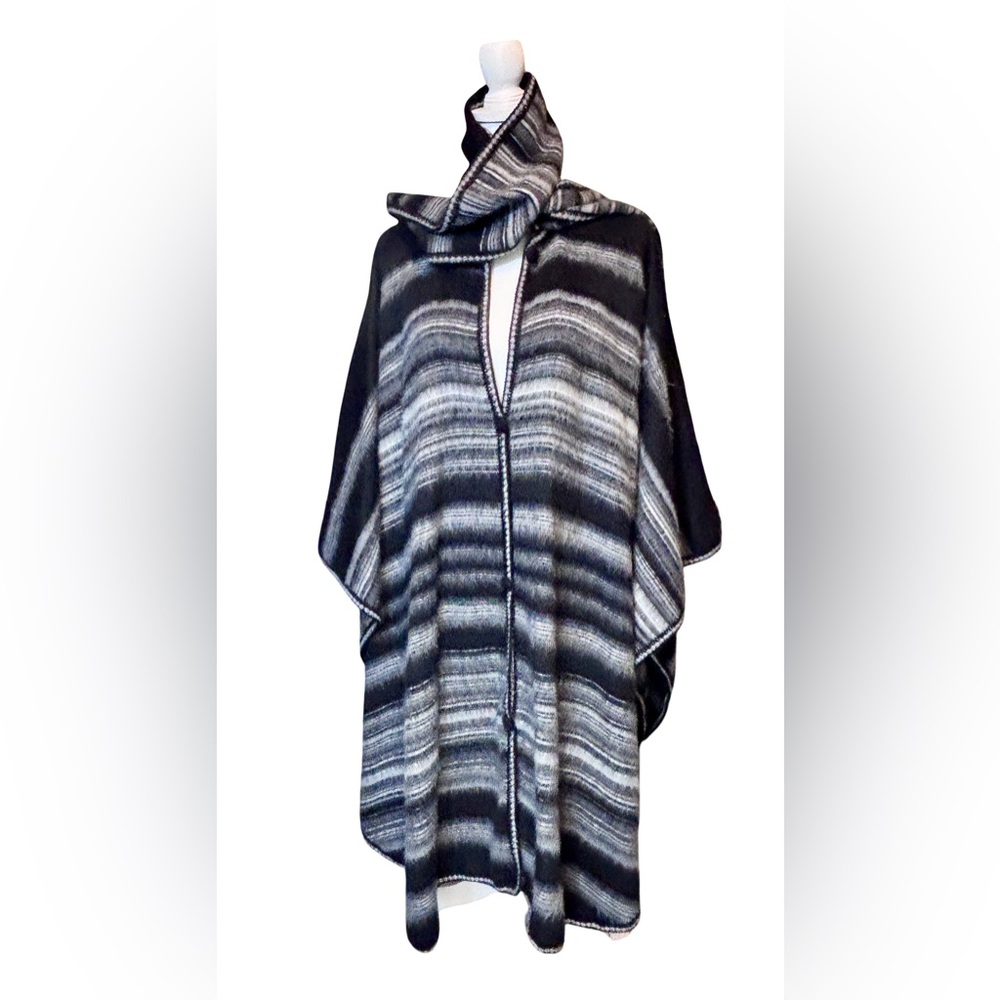Celitas Design Alpaca Wool Elegant Black and Gray Women's Poncho Cape with Scarf - Picture 5 of 6